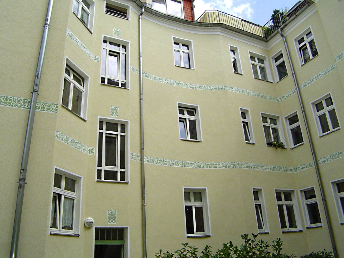 Fassadenmalerei, Deckenmalerei, Marmorimitation, Marmorierung, Kalkspachtel, Spachteltechnik, Schablonentechnik, Jugendstil  Treppenhaus, Treppenhaus Berlin, Gründerzeit Treppenhaus Berlin, Malerarbeiten Berlin, Maler Berlin, Restaurierung Berlin, Schablonen, Lasur, Lasuren, Kreuzberg, Prenzlauer Berg, Charlottenburg